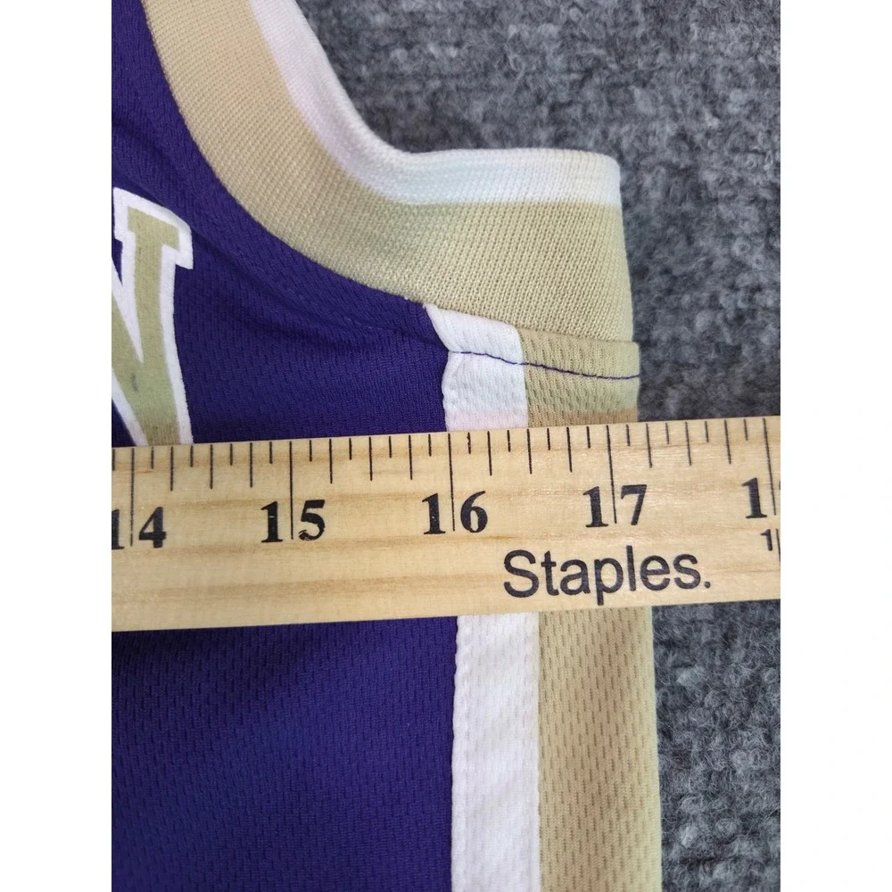 Nike Washington Huskies Basketball Jersey Youth Medium Purple Gold Number 3